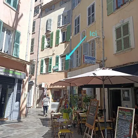 Toulon Holiday *